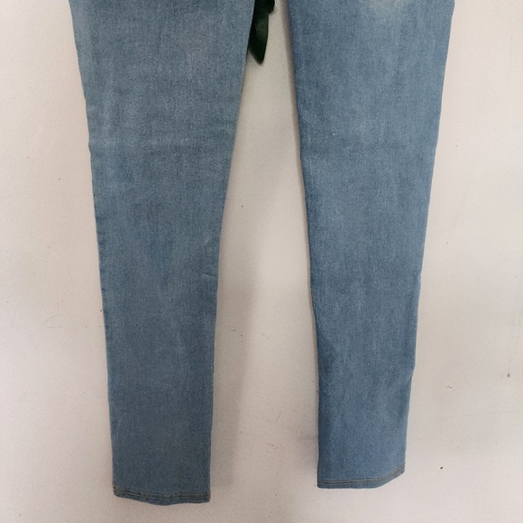 Pull On Skinny Jeans Light Wash Slightly Distressed NWT - Picture 7 of 11